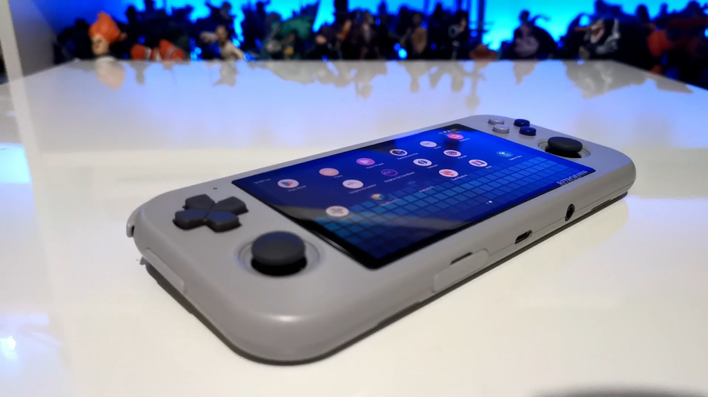 The Retroid Pocket Flip is a clamshell handheld for retrogaming on the go